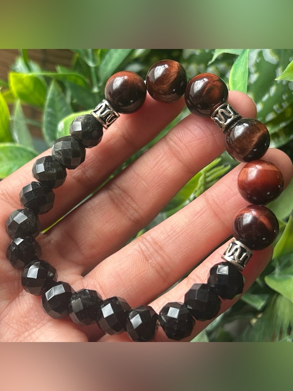 Red tiger eye and faceted black obsidian beaded stretch bracelet - Picture 8 of 10